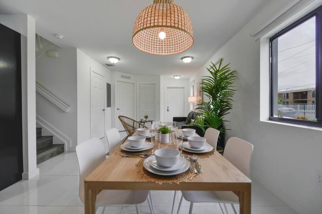 Brand New Duplex 3 Bedroom 2,5 Bathrooms With Parking Ferienhaus