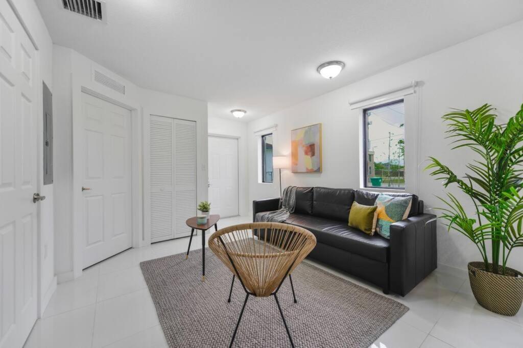 Ferienhaus Brand New Duplex 3 Bedroom 2,5 Bathrooms With Parking